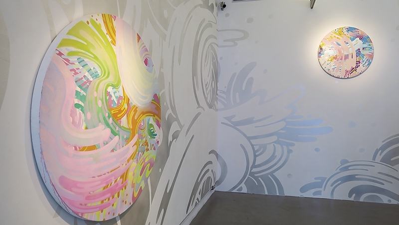 一樓展場的《虹》，為藝術家的最新系列作品。