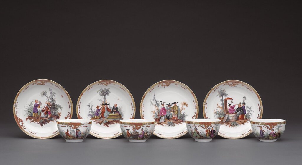 四個茶杯與四個底碟；茶與咖啡兼用的「日本式餐瓷」組，約1770年，硬質瓷器，柏林皇家御窯。©德國慕尼克古董商Röbbig München／Photos：Christian Mitko。