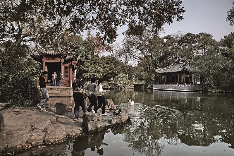 朱稚征規劃過的古猗園，位於上海市嘉定區南翔鎮。