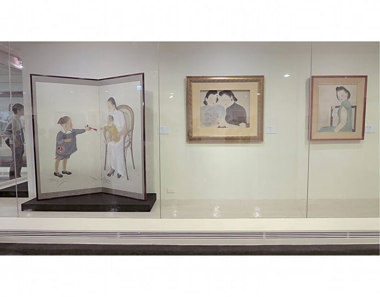 左邊《姐妹》一作原留於日本,在多年後經家屬奔走聯絡後取回。中為《編織》、右為《靜思》,呈現出1940年代的女性圖像。
