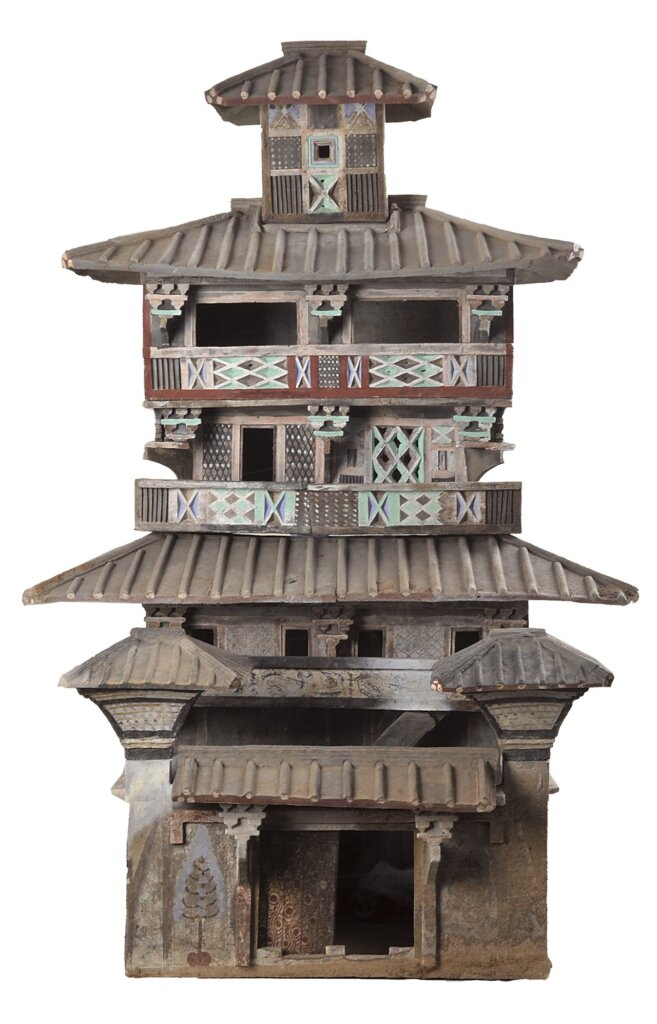 漢〈五層彩繪陶倉樓〉，焦作市博物館藏。
