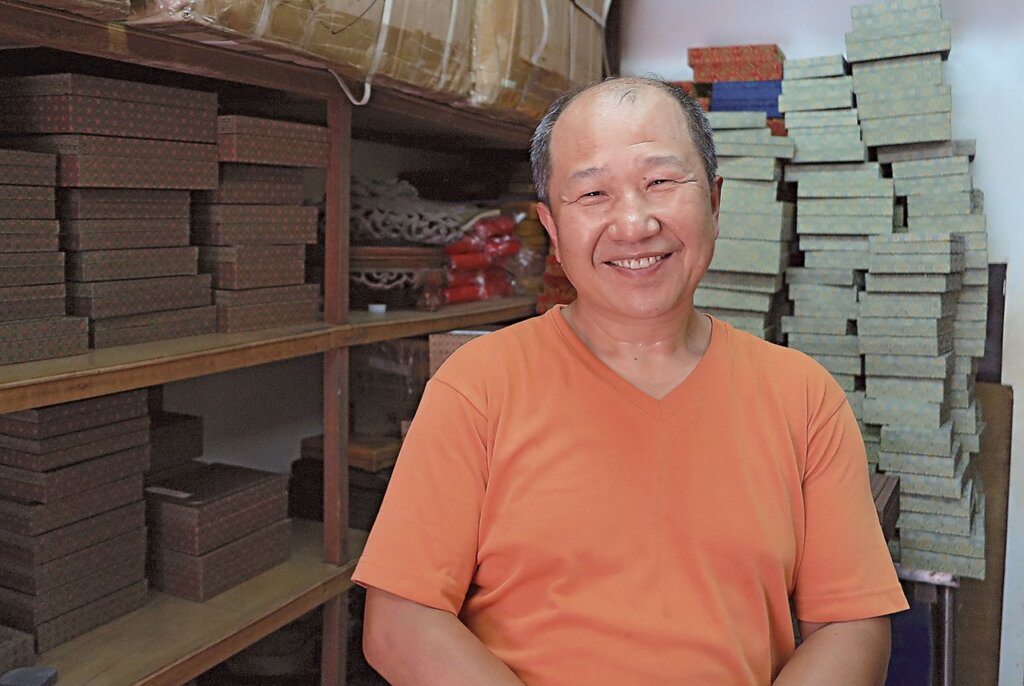 伍坤輝以純桐油煙和松煙製成的墨。攝影／鄭又嘉。