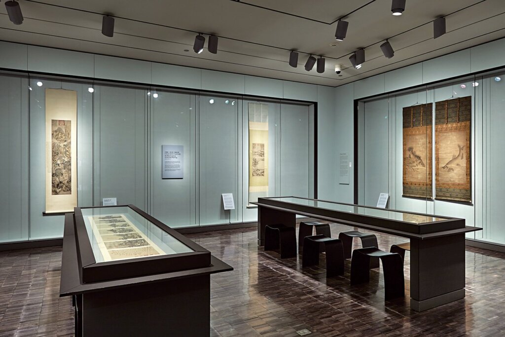 金代1200～1300年無款〈秋山行旅圖〉軸，水墨設色紙本。