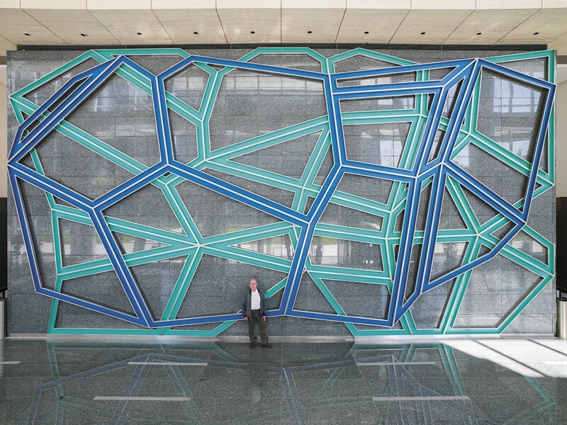 透納獎得主、英國雕塑大師迪肯（Richard Deacon）作品《Rain and Shine》於融科資訊中心一景。