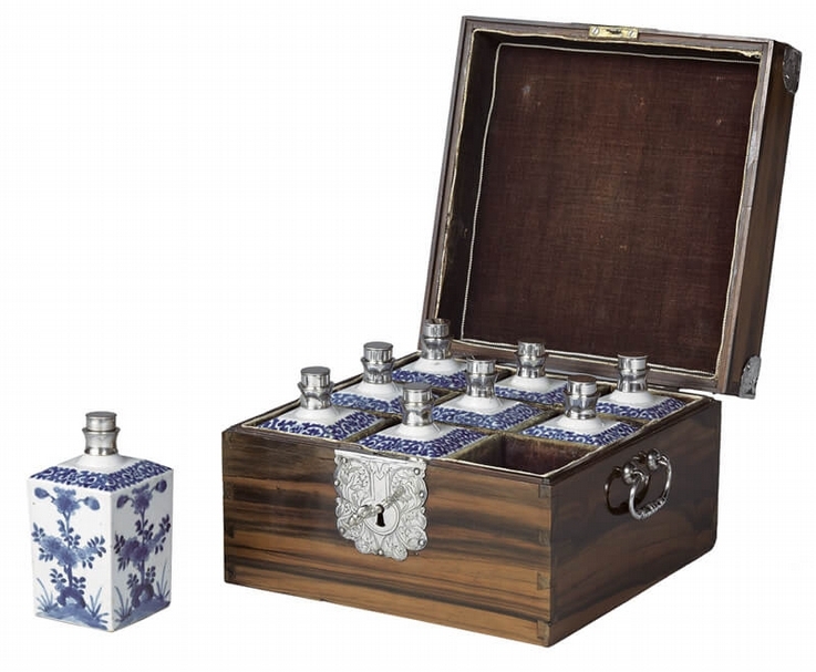 日本製約1680～1700年〈箱與瓷瓶〉，阿姆斯特丹國家博物館藏。荷蘭東印度公司訂製，作為致贈亞洲統治者的外交禮物。