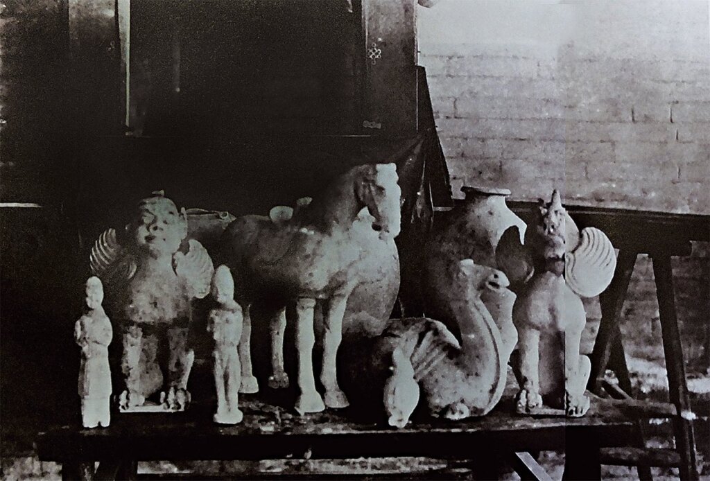 1907年7月發掘的唐三彩，現藏法國吉美博物館。