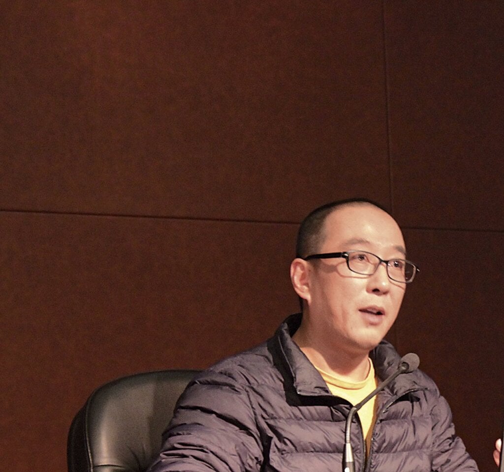 王屹峰。