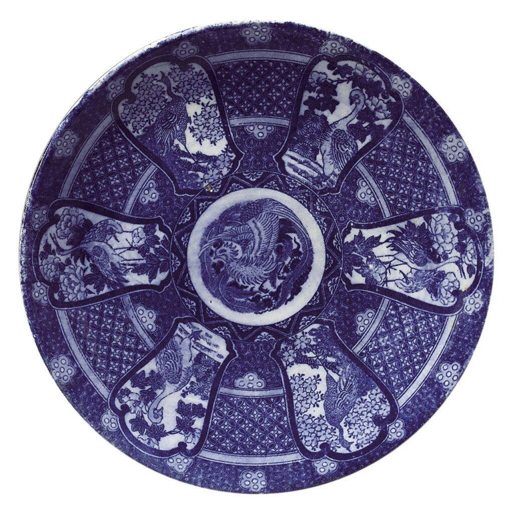 19～20世紀〈日本青花錦地花鳥紋盤〉，財團法人鴻禧藝術文教基金會藏。