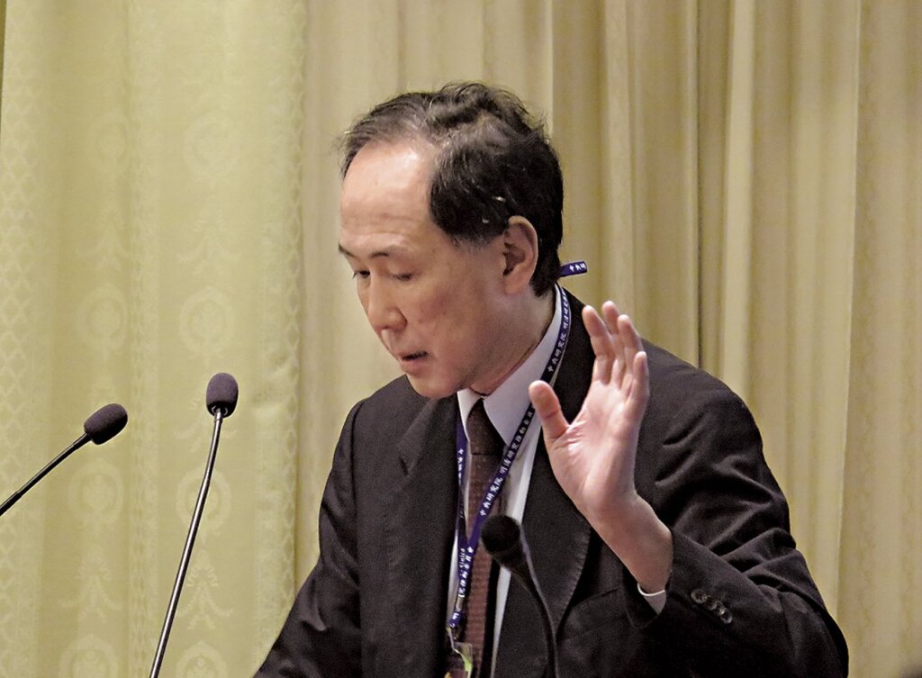 「近世漢文／圖像的東亞流轉」發表人金文京。