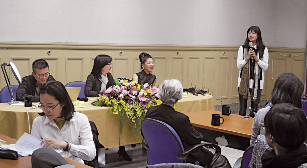 講座現場。施靜菲（右起）、黃士珊、盧慧紋，及林偉正。攝影／林宛萱。