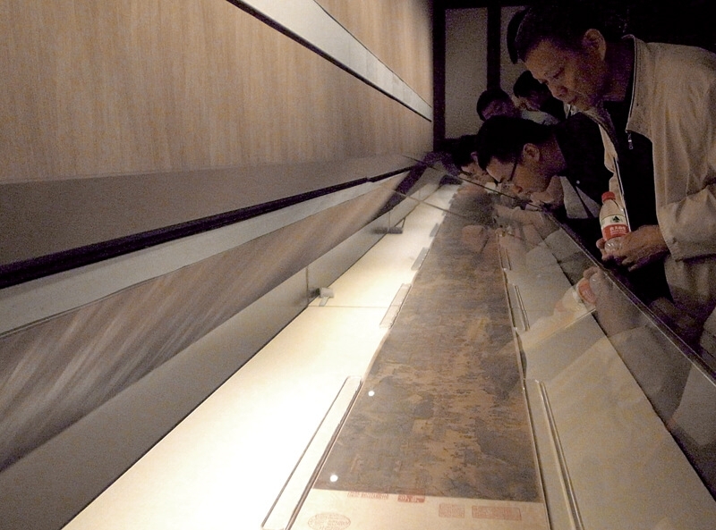 北京故宮推出「石渠寶笈特展」，《清明上河圖》引發民眾朝聖。