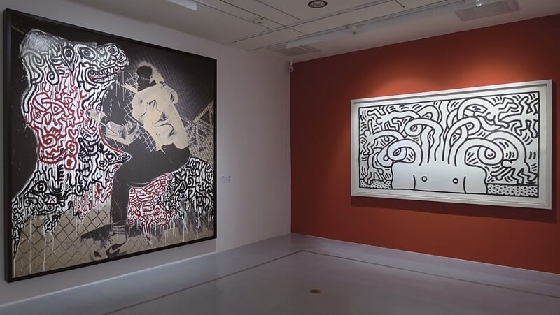 左為《無題（自畫像）》難得地呈現藝術家內心的惶恐，右為《無題》。