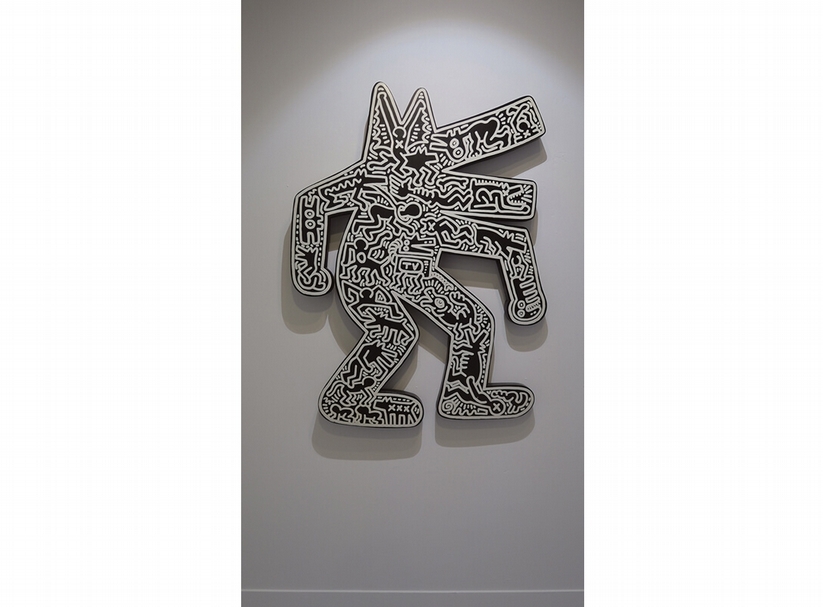 凱斯哈林《狗》‧壓克力、絹印、木材‧127×96 cm‧1986。（Copyright of Keith Haring Foundation）