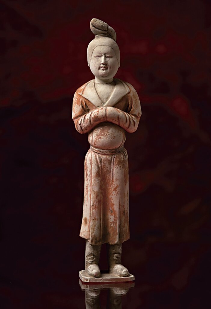 唐〈彩繪陶俑〉,高33公分,河南博物院藏。