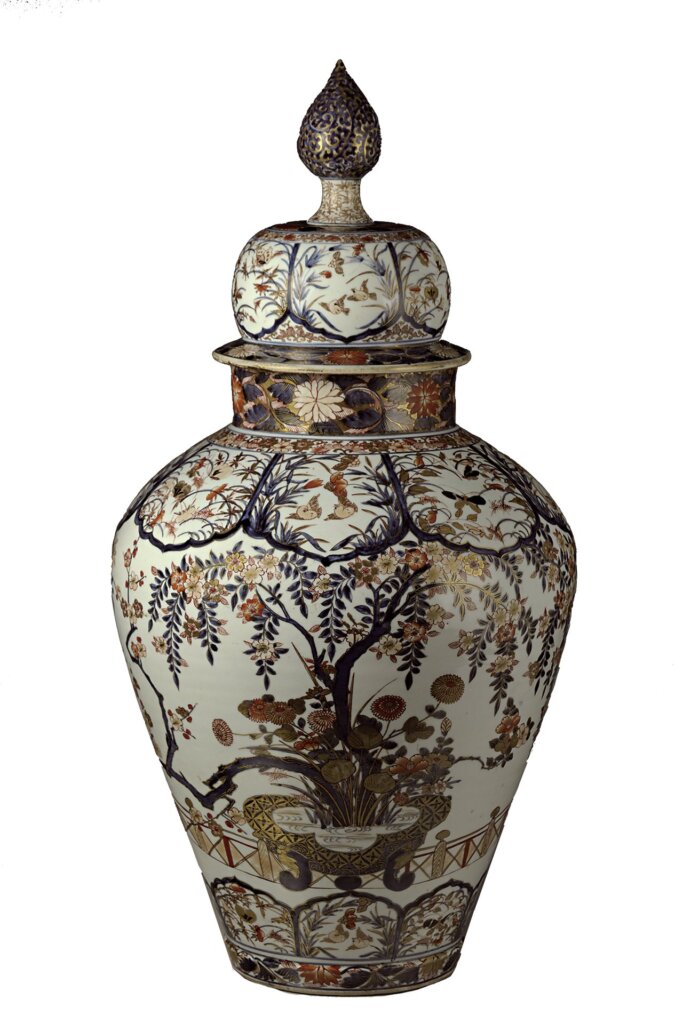 江戶時代1700～1730年代〈五彩花盆紋大壺〉，大阪市立東洋陶磁美術館藏，攝影／三好和義。