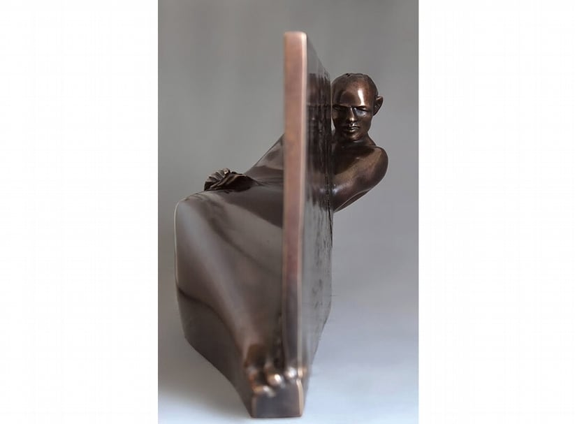 Khaled Zaki，《Observer》．銅雕．66×16×29 cm．2013。
