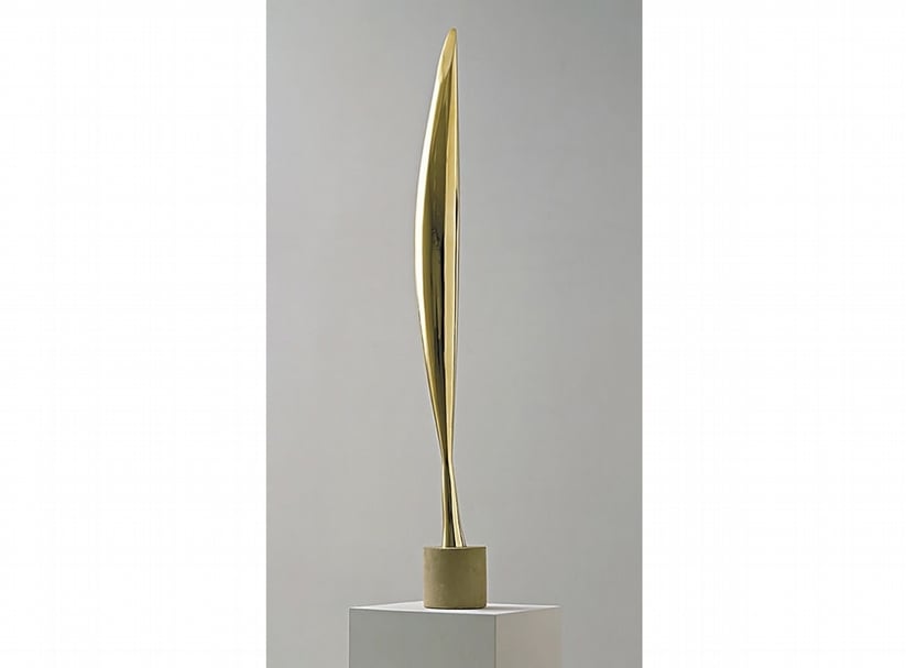 布朗庫西，《空間之鳥》，1928，拋光黃銅，137.2×21.6×16.5 cm，美國紐約現代美術館。