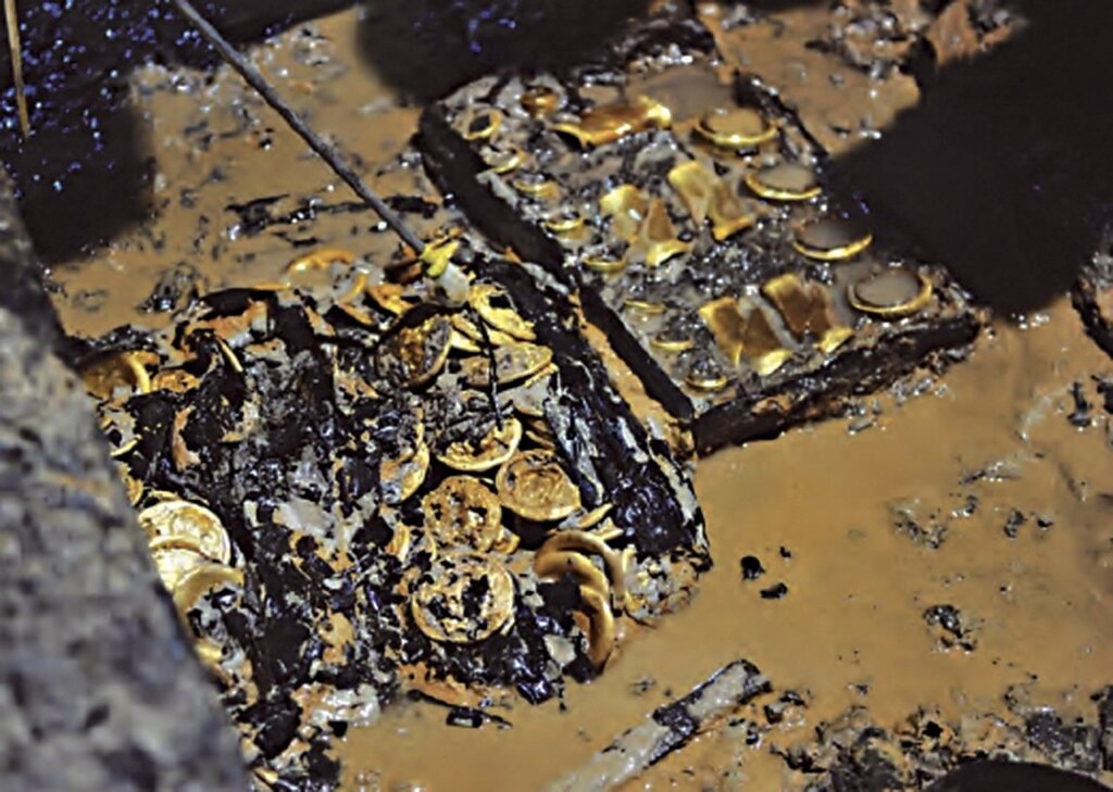 墓中發現的馬蹄金、金餅、麟趾金。