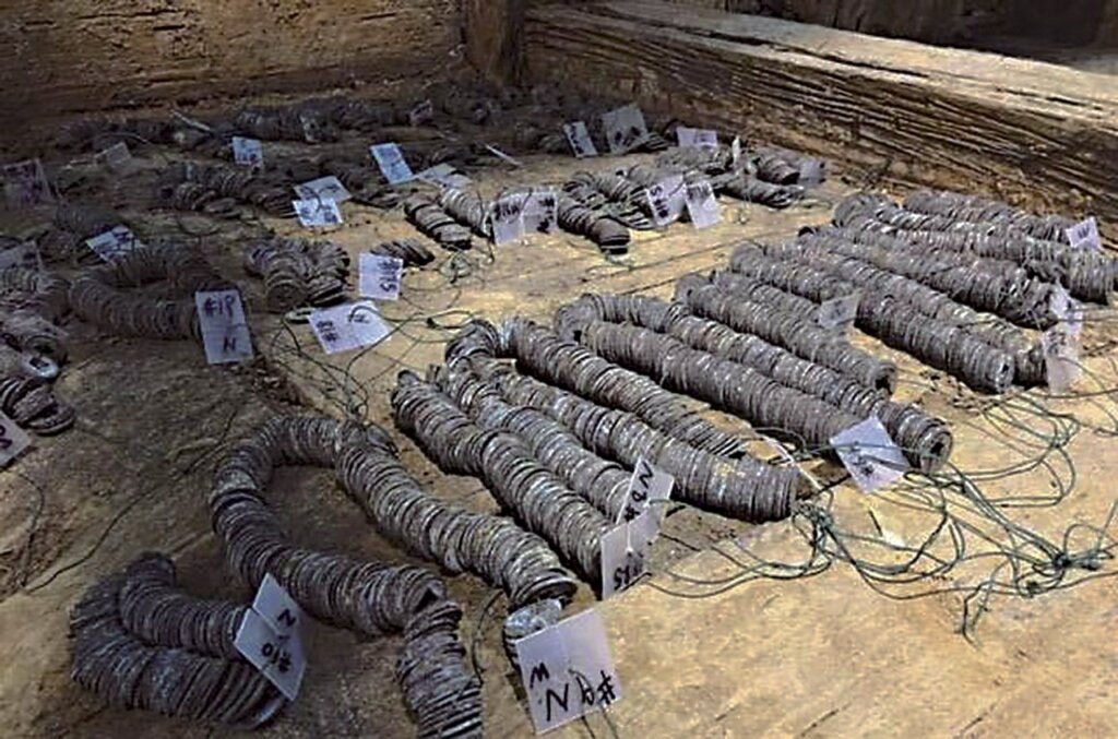 出土的銅錢。