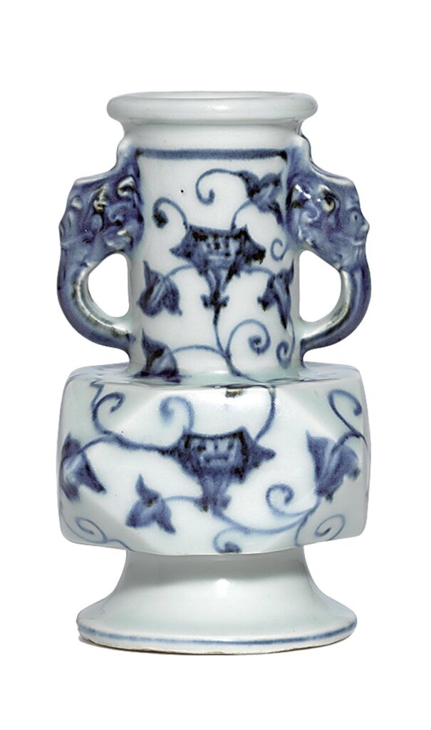 明宣德〈青花牽牛花紋四方倭角瓶〉 倫敦蘇富比．384.5萬英鎊