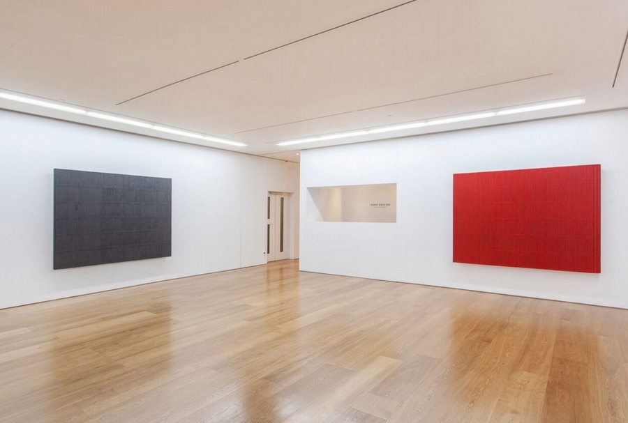「描法」2016年展出於香港貝浩登畫廊現場一景。（攝影：JJYPHOTO）Courtesy of Galerie Perrotin