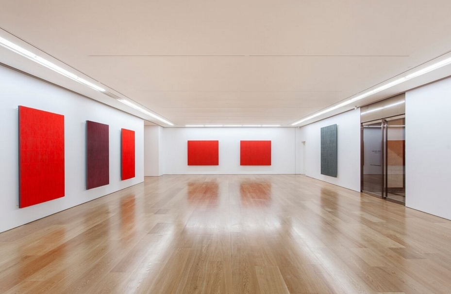 「描法」2016年展出於香港貝浩登畫廊現場一景。（攝影：JJYPHOTO）Courtesy of Galerie Perrotin
