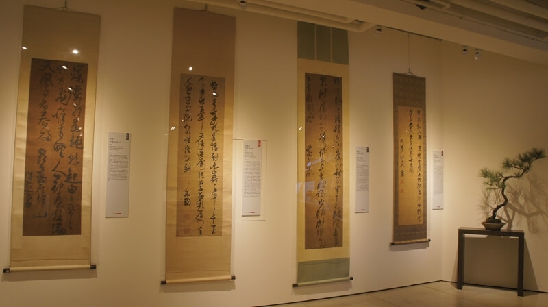 左起：許友〈行書題灰堆山〉、張瑞圖〈草書王世懋詩〉、黃道周〈草書五言律詩〉、倪元璐〈草書李商隱詩〉，四件重量級書作將赴日本大阪展出。