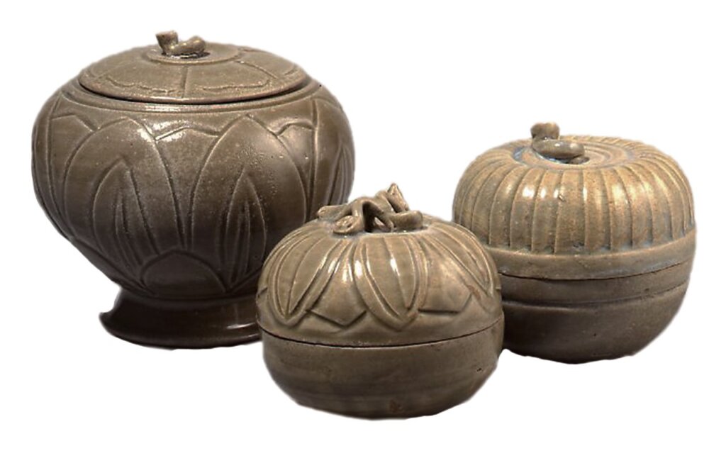 五代越窯〈瓜菓形蓋盒〉，柏林亞洲藝術館藏。