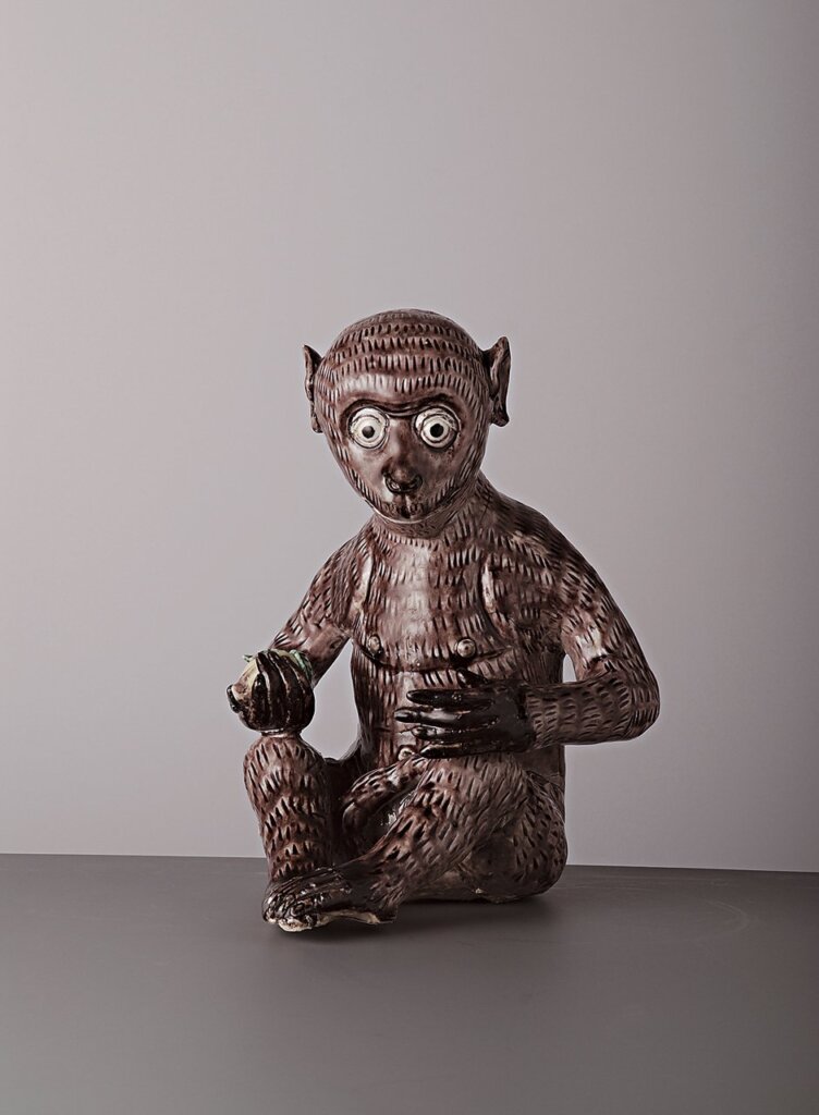 Zetterquist Galleries：南宋〈龍泉竹節頸直底足青瓷瓶〉。