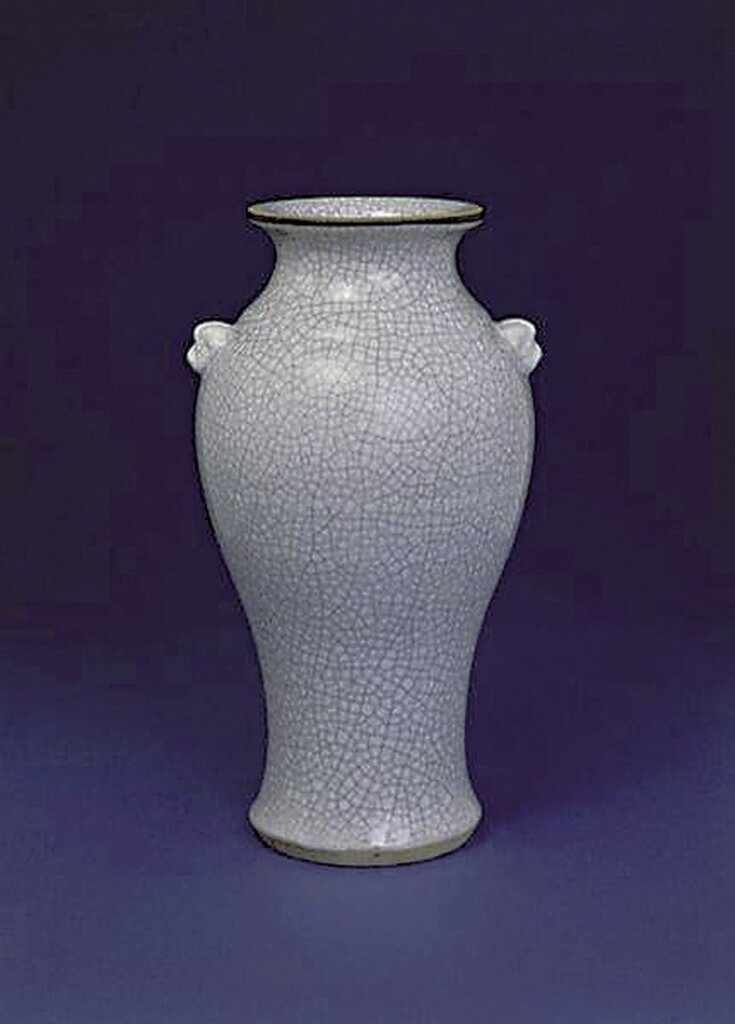 〈裂紋釉瓷瓶〉，V&A 672-1852。