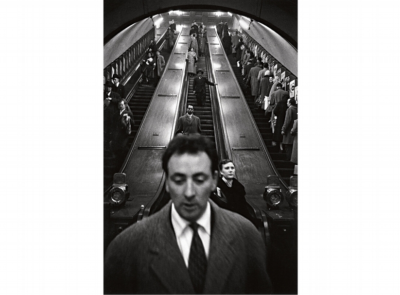 塞爾吉奧.拉萊《倫敦貝克街地鐵站(London. Baker Street underground station.)》.1958-1959。 © Sergio Larrain / Magnum Photos