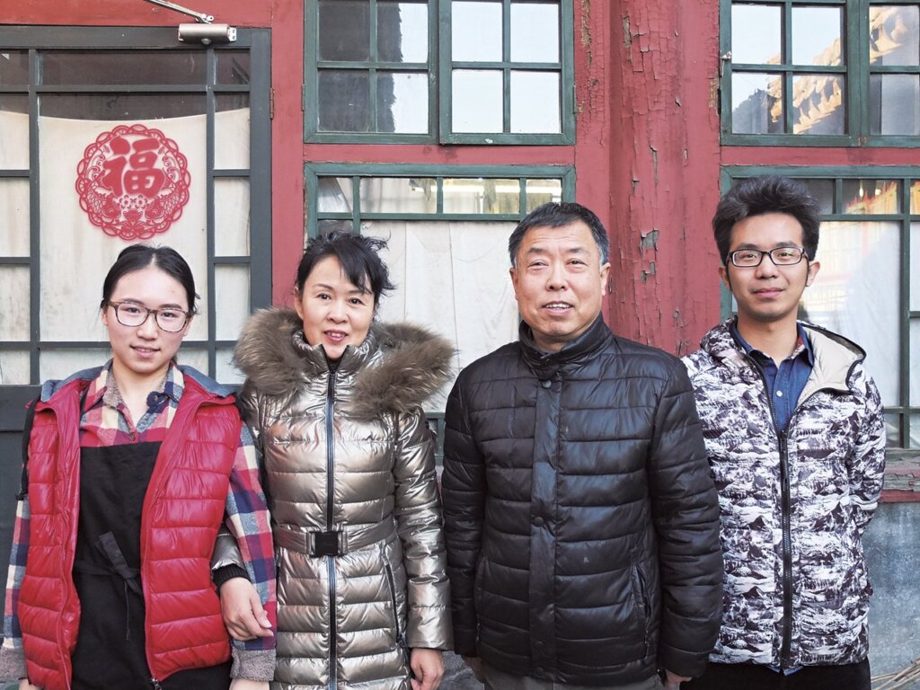 北京故宮文保科技部囊匣組中的四位成員:從左到右為張晶晶、王海紅、王金生、呂陳辰。攝影╱林容伊。