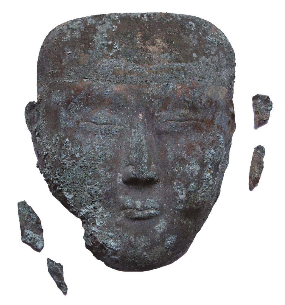 面具正面原狀。