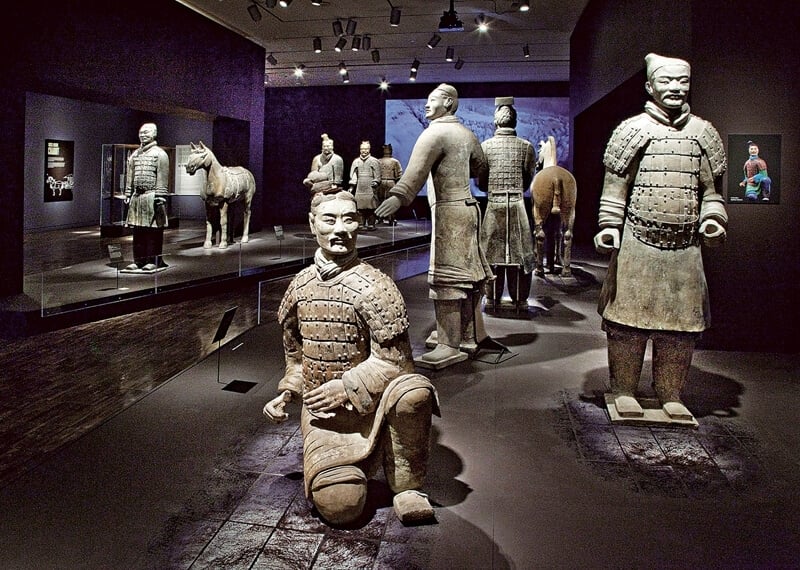 2013年「中國兵馬俑：秦始皇時代的瑰寶」特展展場。圖︱舊金山亞洲藝術博物館
