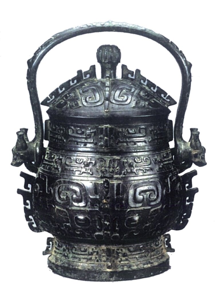 銅卣。