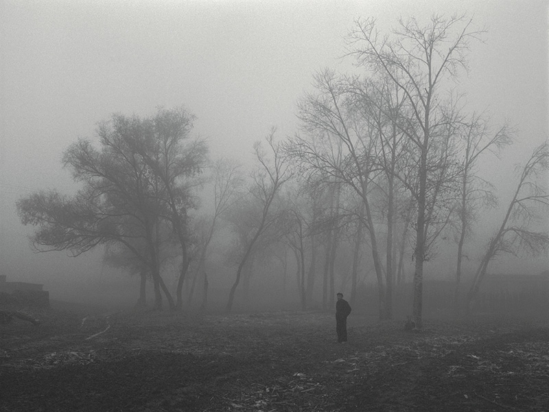 北方系列 No. 14 – 迷霧 2004 鋁板上藝術微噴收藏級相紙,120 x 160 cm ©海波,佩斯香港供圖