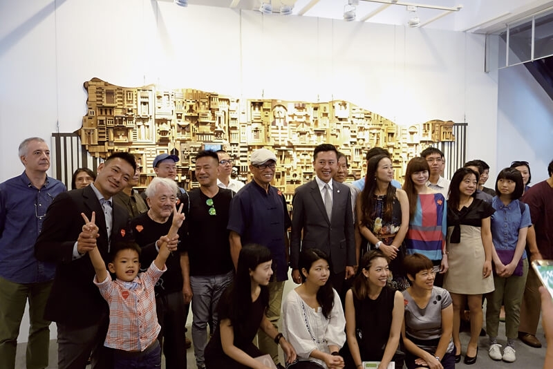 「蒐．藏之間：當代精選藝術展」開幕現場嘉賓合影。