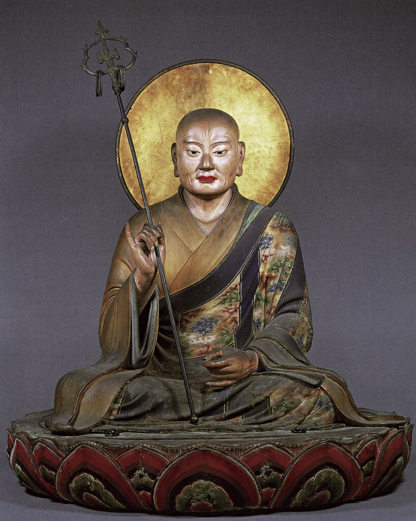 快慶1201年〈僧形八幡神像〉，寄木刨空造，彩漆，高87.1公分。現存東大寺勸進所，奈良，日本國寶。圖版出處：《Portraits of Chōgen：The Transformation of Buddhist Art in Early Medieval Japan》，pl.128。
