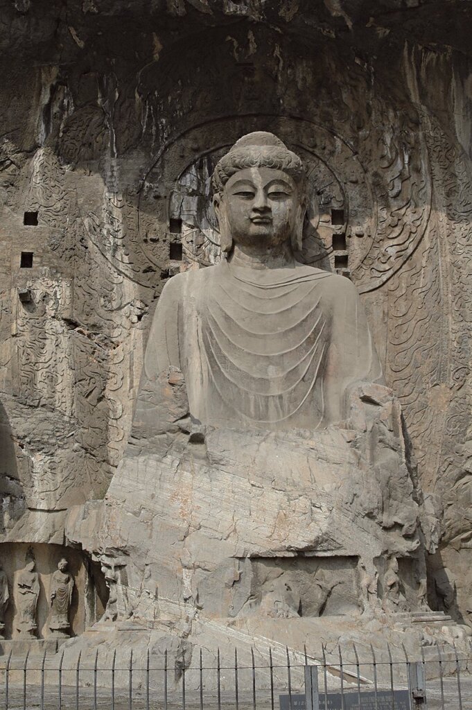 河南洛陽龍門石窟奉先寺洞盧舍那佛。攝影╱顏娟英。