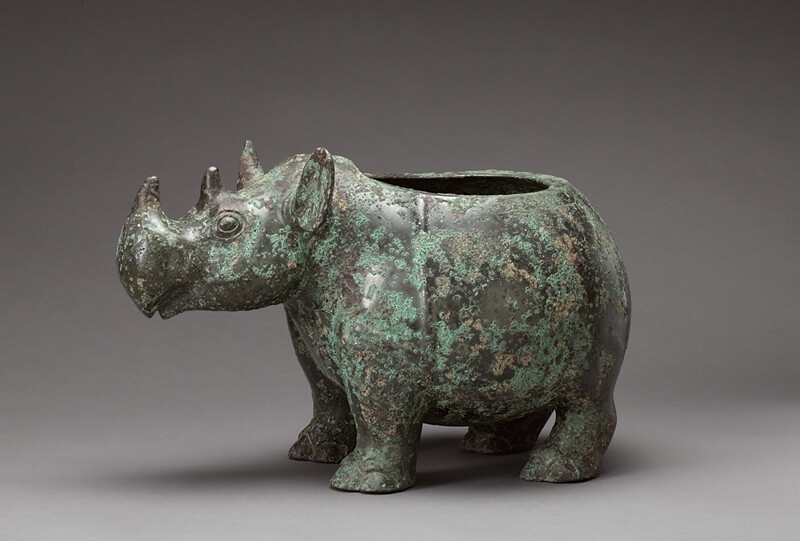 舊金山亞洲藝術博物館利用「獨角犀牛」（Rhyhorn）與「犀尊」作對比，吸引民眾走進博物館。