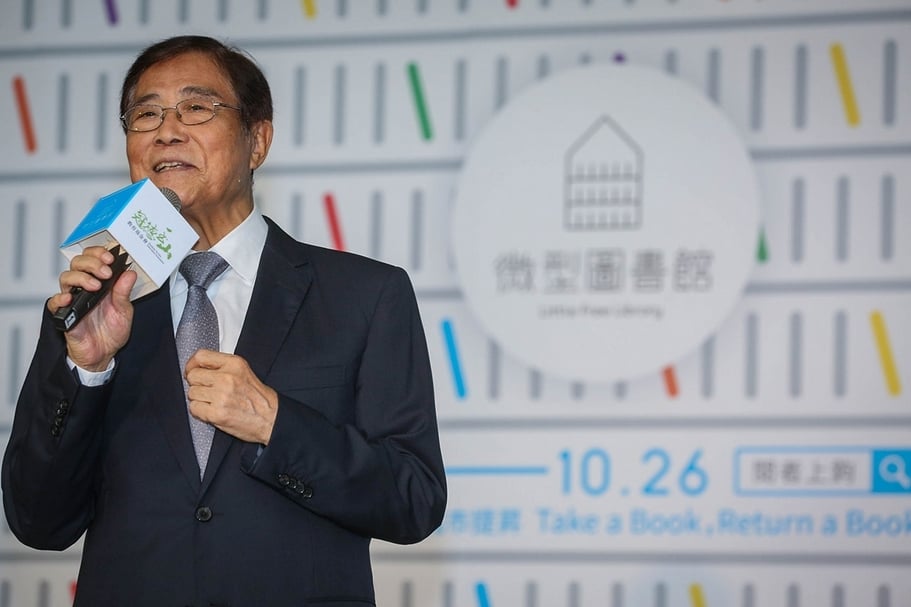 冠德玉山教育基金會董事長馬玉山提倡閱讀不餘遺力，邀請各界支持微型圖書館計畫。