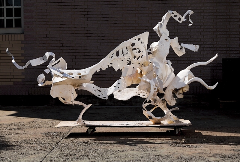 李光裕│機智的鬥牛士 銅（此圖為石膏原模） 245x122x129cm 2016 圖│采泥藝術