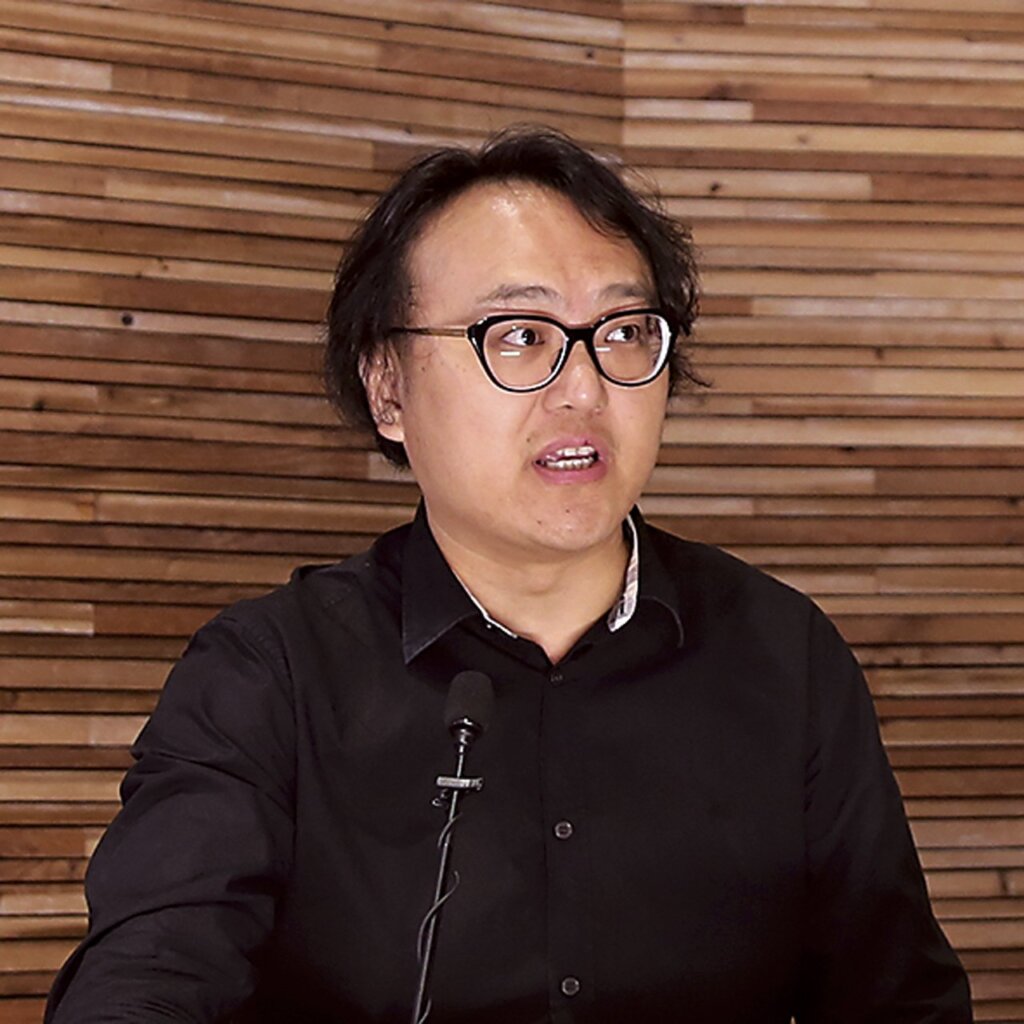 中國美術學院副院長高士明教授。