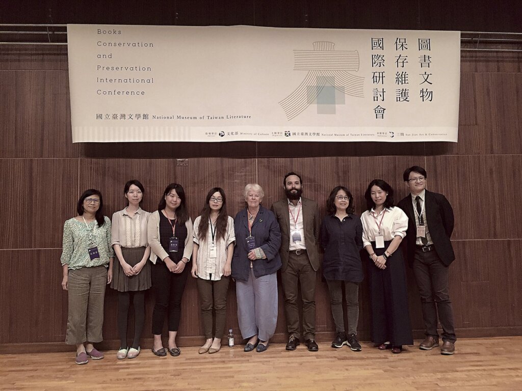 研討會與會學著合影。