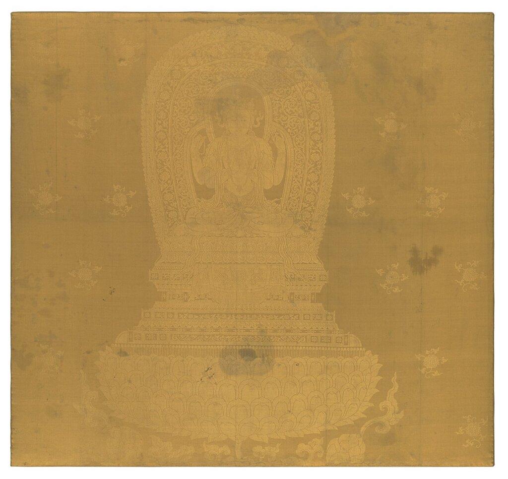 佳士得明永樂〈黃綾繡四臂觀音塊面〉，111.8×105.5公分，預估價5萬～10萬英鎊。