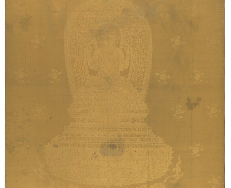 佳士得明永樂〈黃綾繡四臂觀音塊面〉，111.8×105.5公分，預估價5萬～10萬英鎊。