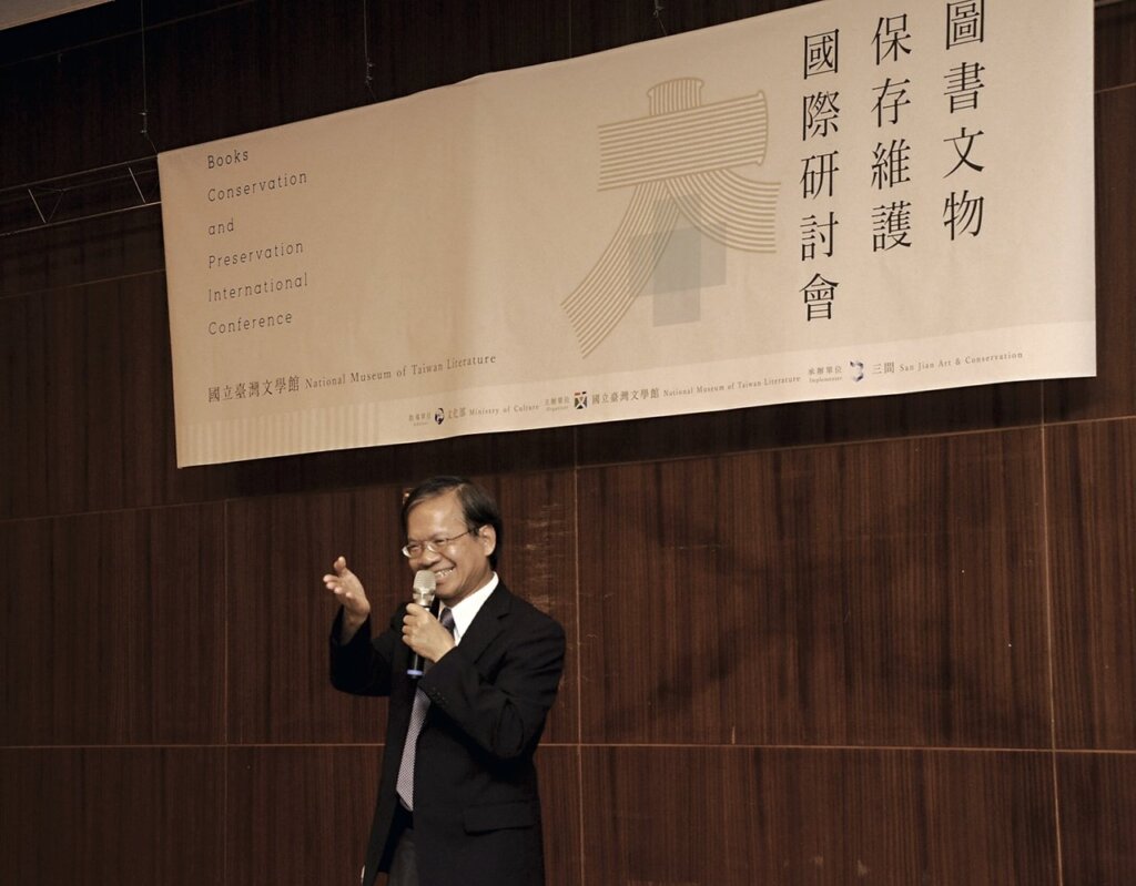 台灣文學館館長廖振富致詞。