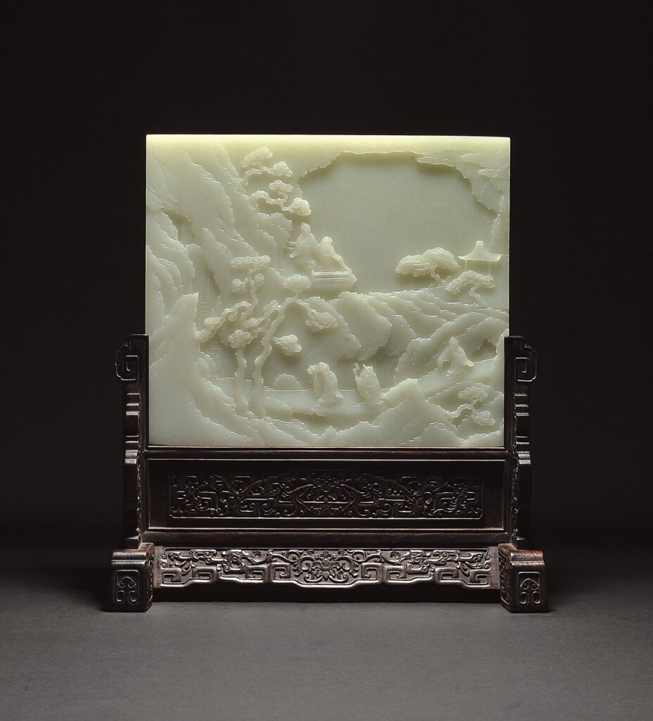 清乾隆〈白玉山水人物插屏〉，連座13.5×33×36.5公分。