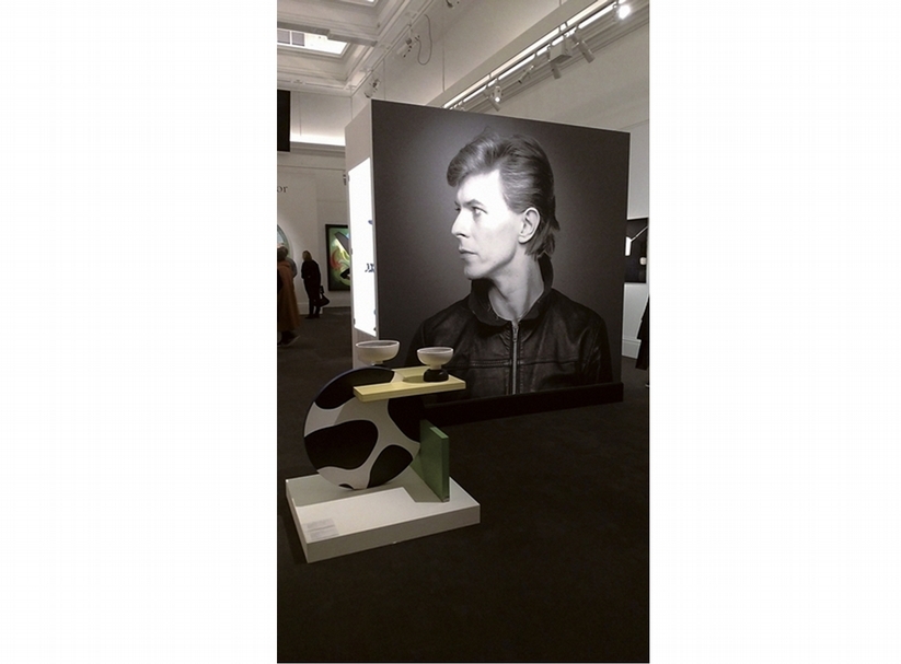 David Bowie於倫敦蘇富比的收藏拍賣會預展現場。