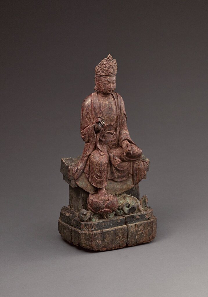 元代／明代早期大理地區〈帶彩木雕自在觀音菩薩坐像〉，高36公分。
